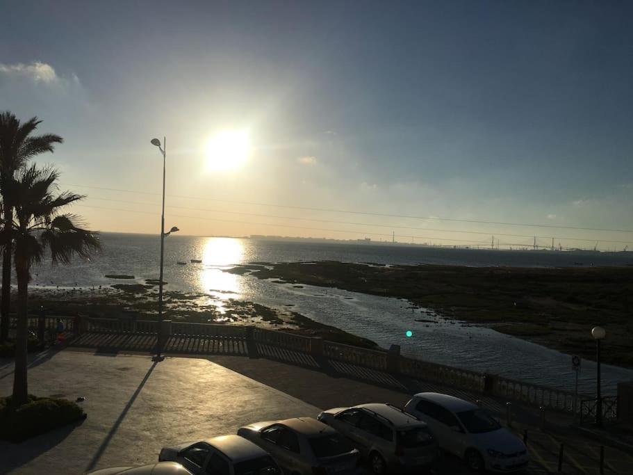 Moderno Apartamento En Bahia Sur سان فرناندو المظهر الخارجي الصورة